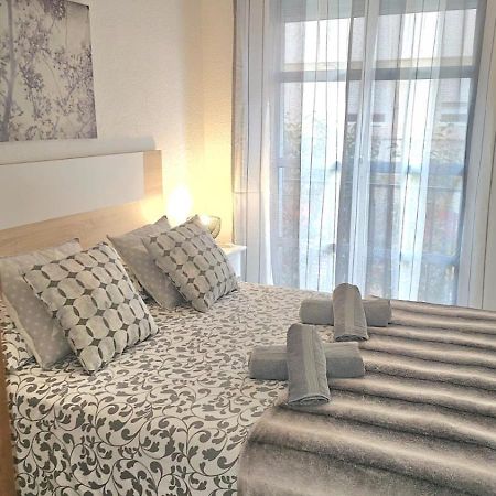Ideal Holiday Apartment One Bedroom City Center Μάλαγα Εξωτερικό φωτογραφία