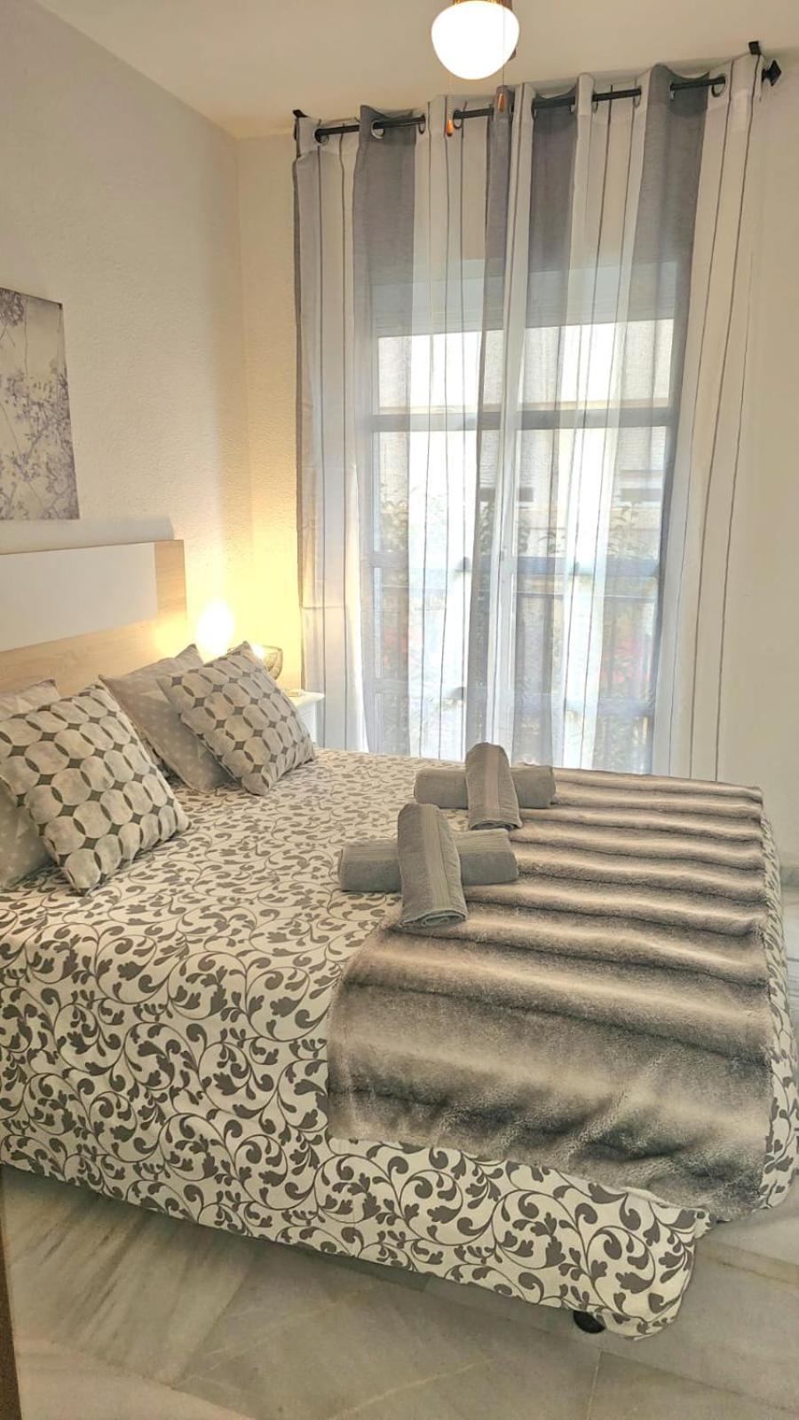 Ideal Holiday Apartment One Bedroom City Center Μάλαγα Εξωτερικό φωτογραφία