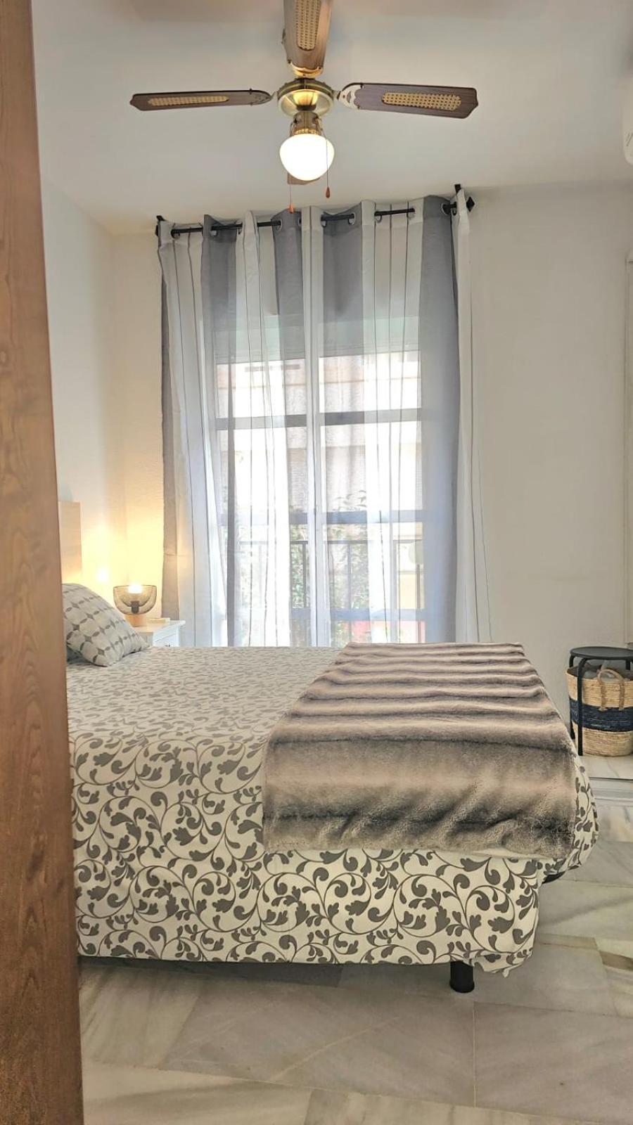 Ideal Holiday Apartment One Bedroom City Center Μάλαγα Εξωτερικό φωτογραφία